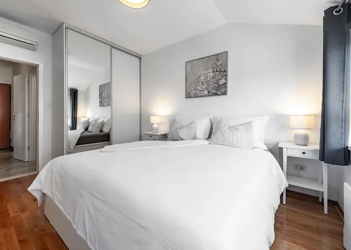 Prestige 7 Apartment